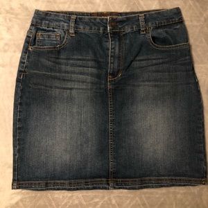 Women’s Bit & Bridle denim skirt-size 8